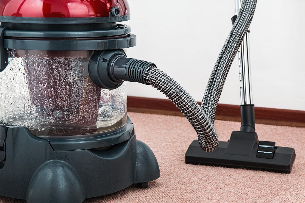 vacuum-cleaner-657719_1280 (1)
